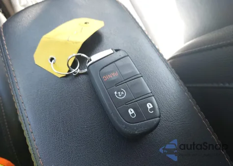 2019 Jeep Compass Limited 4X4 from USA, damaged, VIN 3C4NJDCB1KT817958